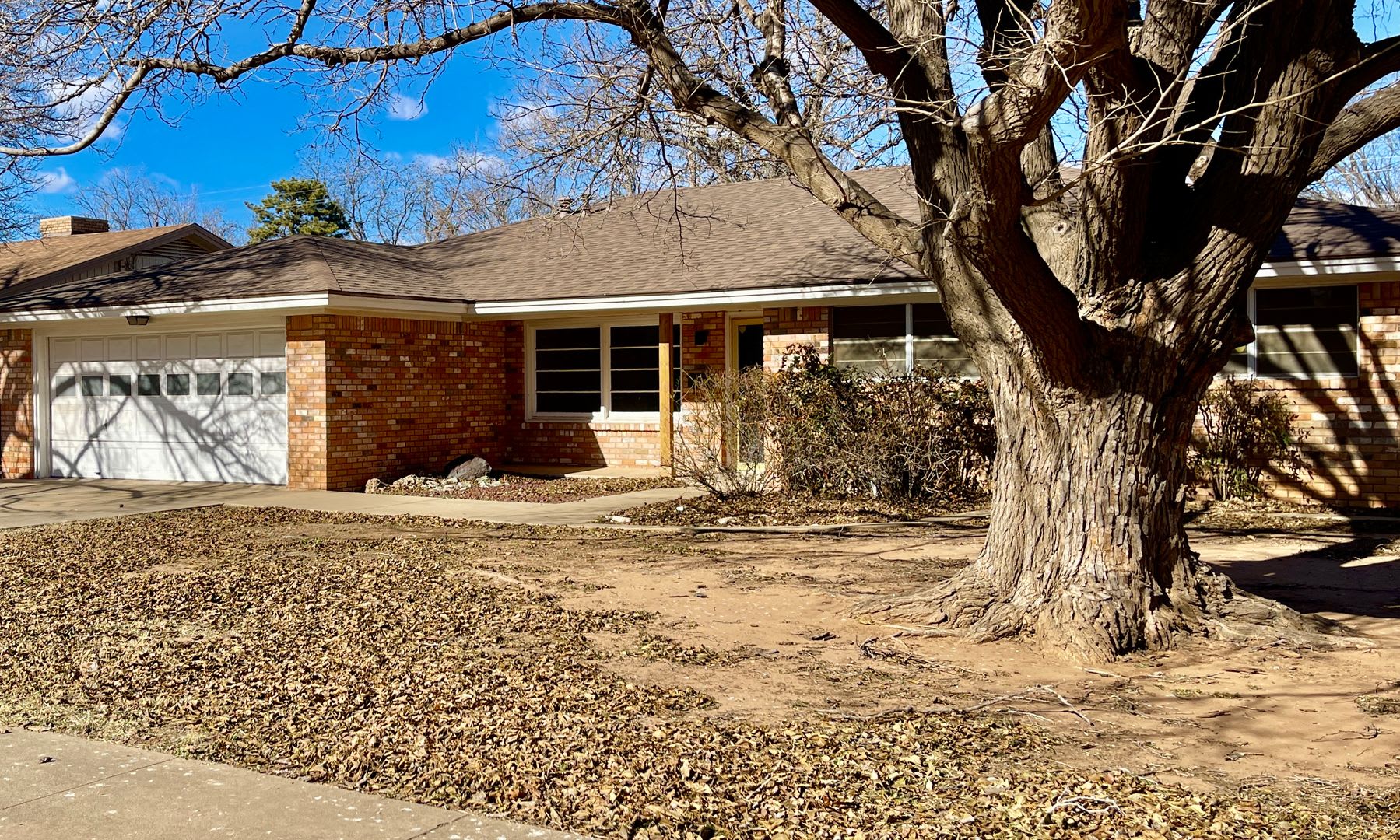 Gorgeous Completely Remodeled 3 2 2 In Bayless With Washer Dryer And Fridge – photo 3