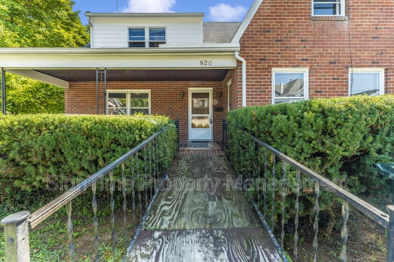 826 Summit Avenue – photo 2