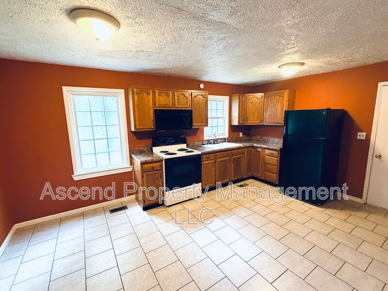 1134 McDonald Dr – photo 3