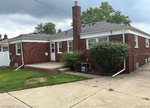 8949 Fox Avenue – photo 2