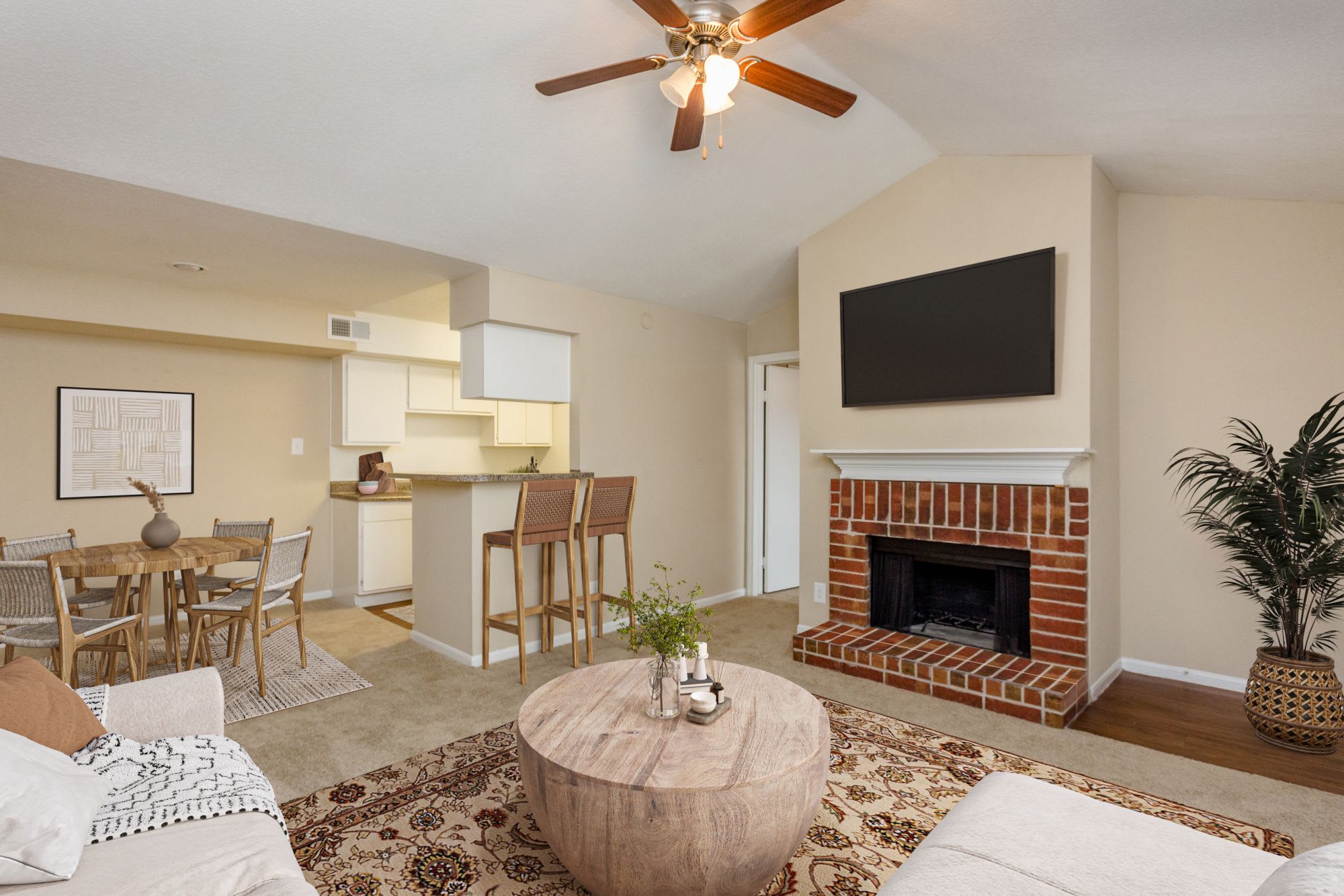 Foxwood Apartments – photo 2
