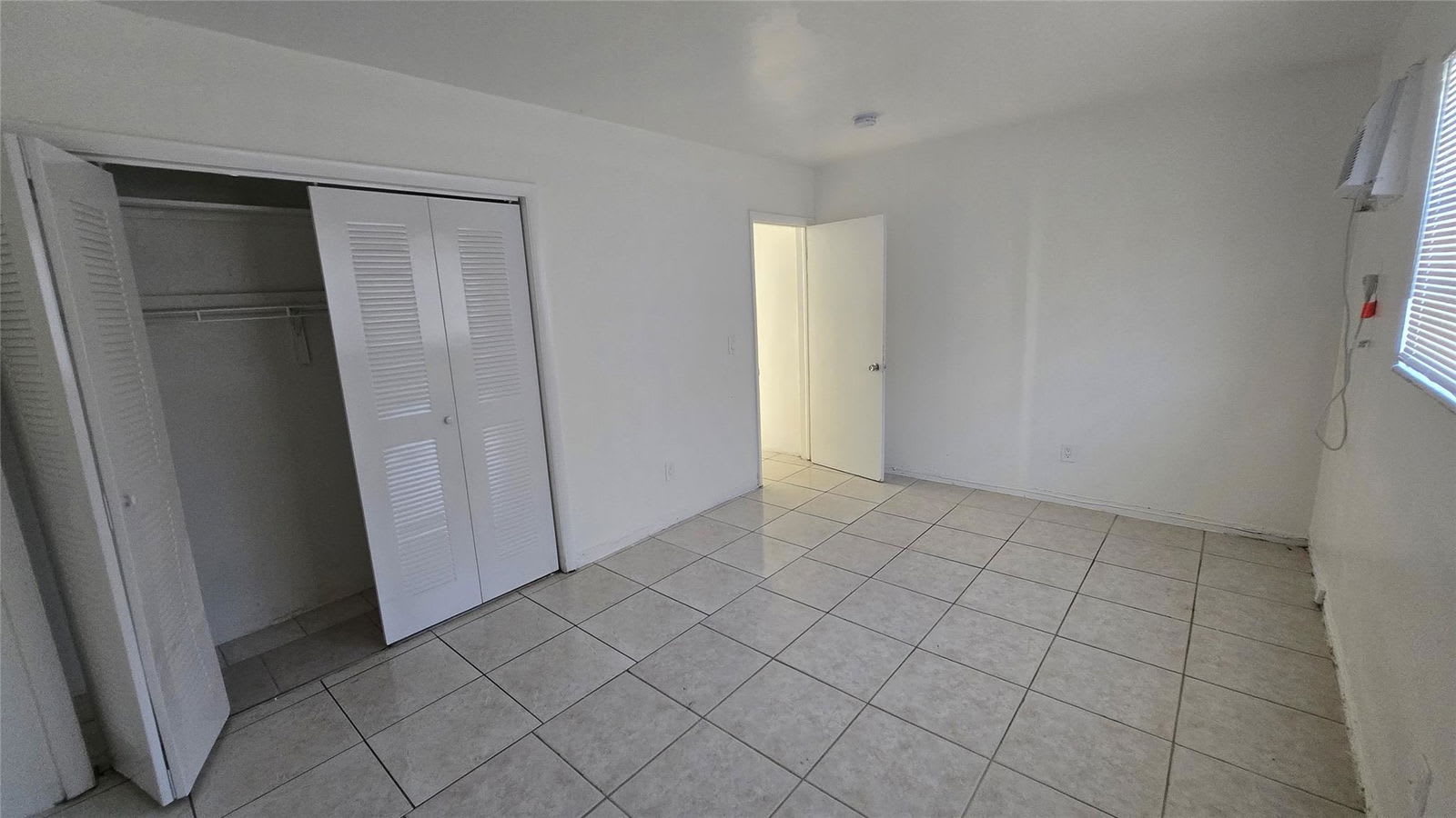 16951 Northeast 18th Avenue – photo 3