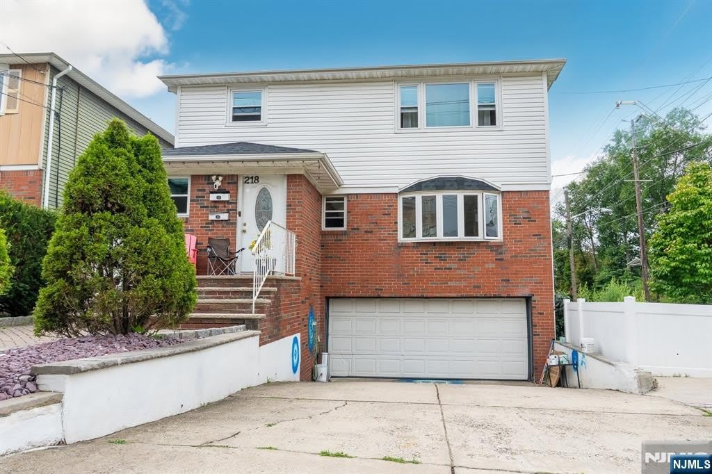 218 Brinkerhoff Avenue – photo 1