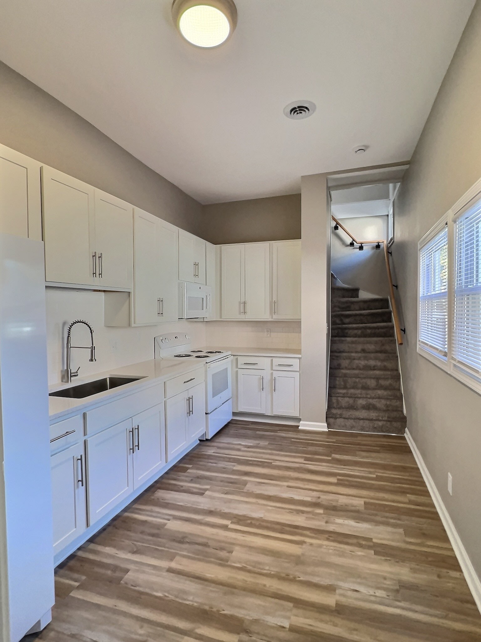 2501 North Bartlett Avenue B – photo 1