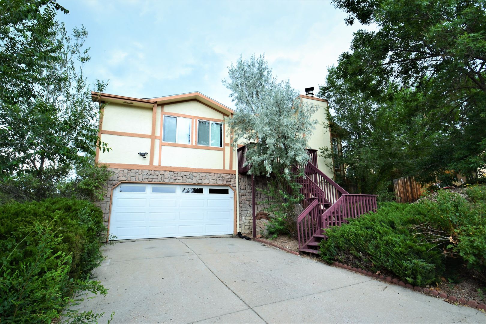 Move In Special 500 Off 1St Month S Rent Gorgeous 4 Bedroom Home For Rent On Suncrest – photo 1