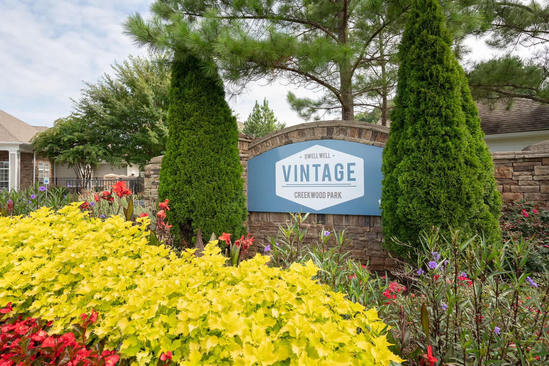 Vintage Creekwood Park Apartments – photo 1