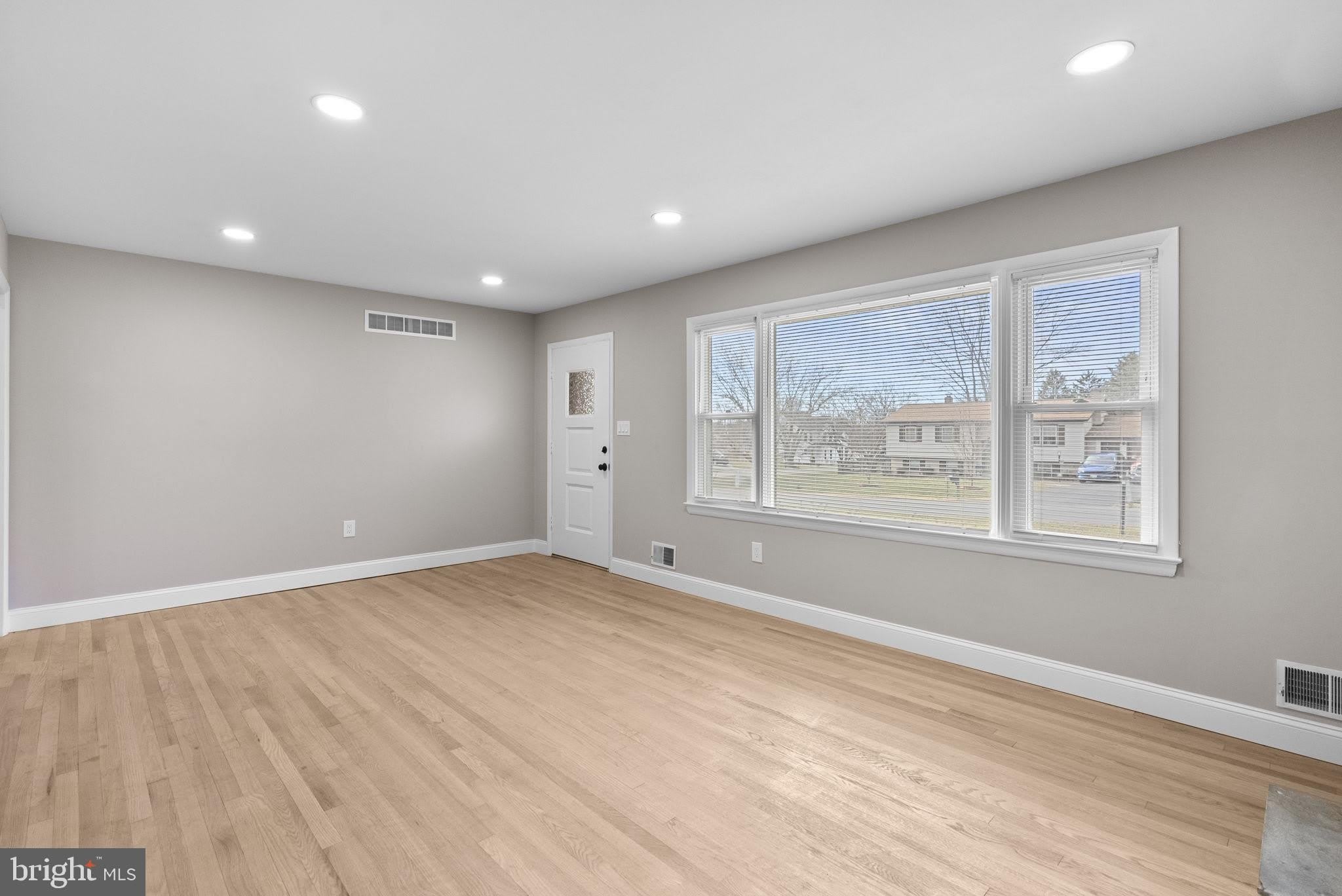 3887 SHADYWOOD Drive – photo 3