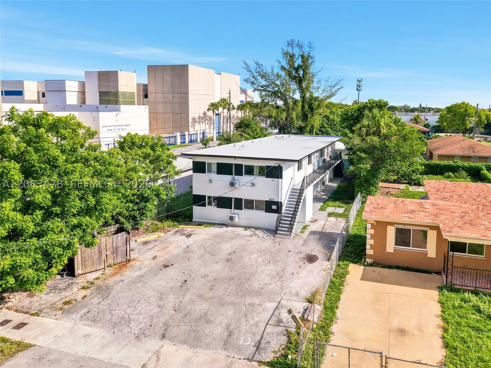 925 NW 69th St – photo 2
