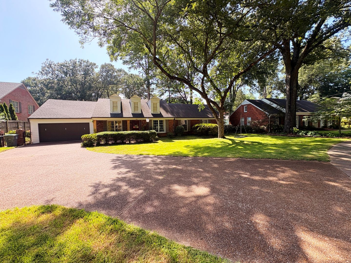 Renovated Home In The Heart Of East Memphis! Fully Fenced Backyard! No Carpet! – photo 4