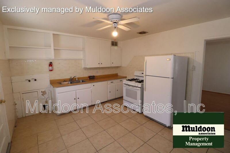 2561 Camellia St – photo 3