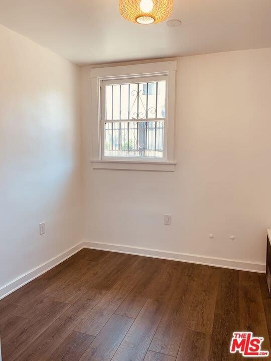 1030 S Burlington Ave – photo 5