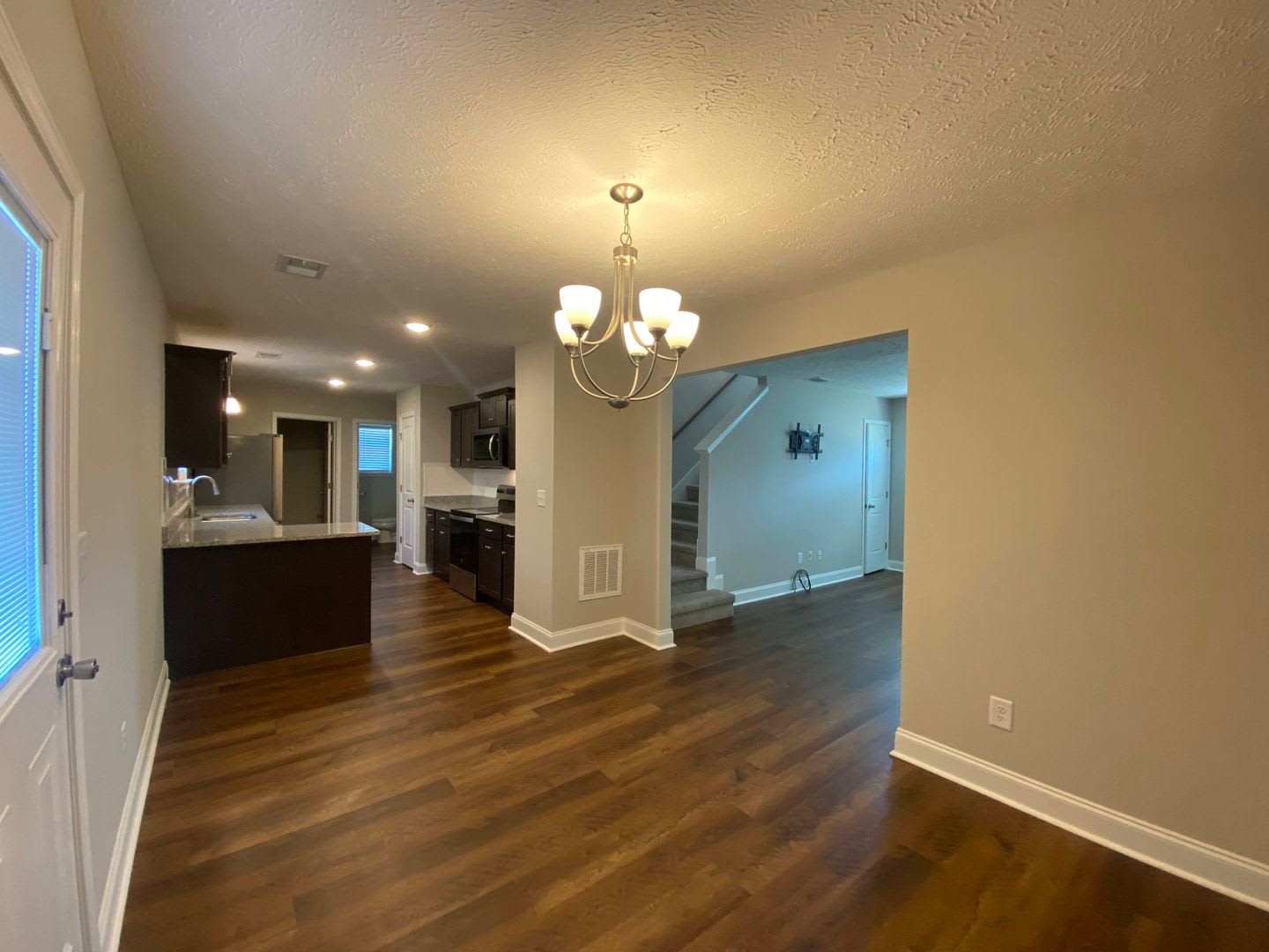 Like New Home for Rent – photo 5