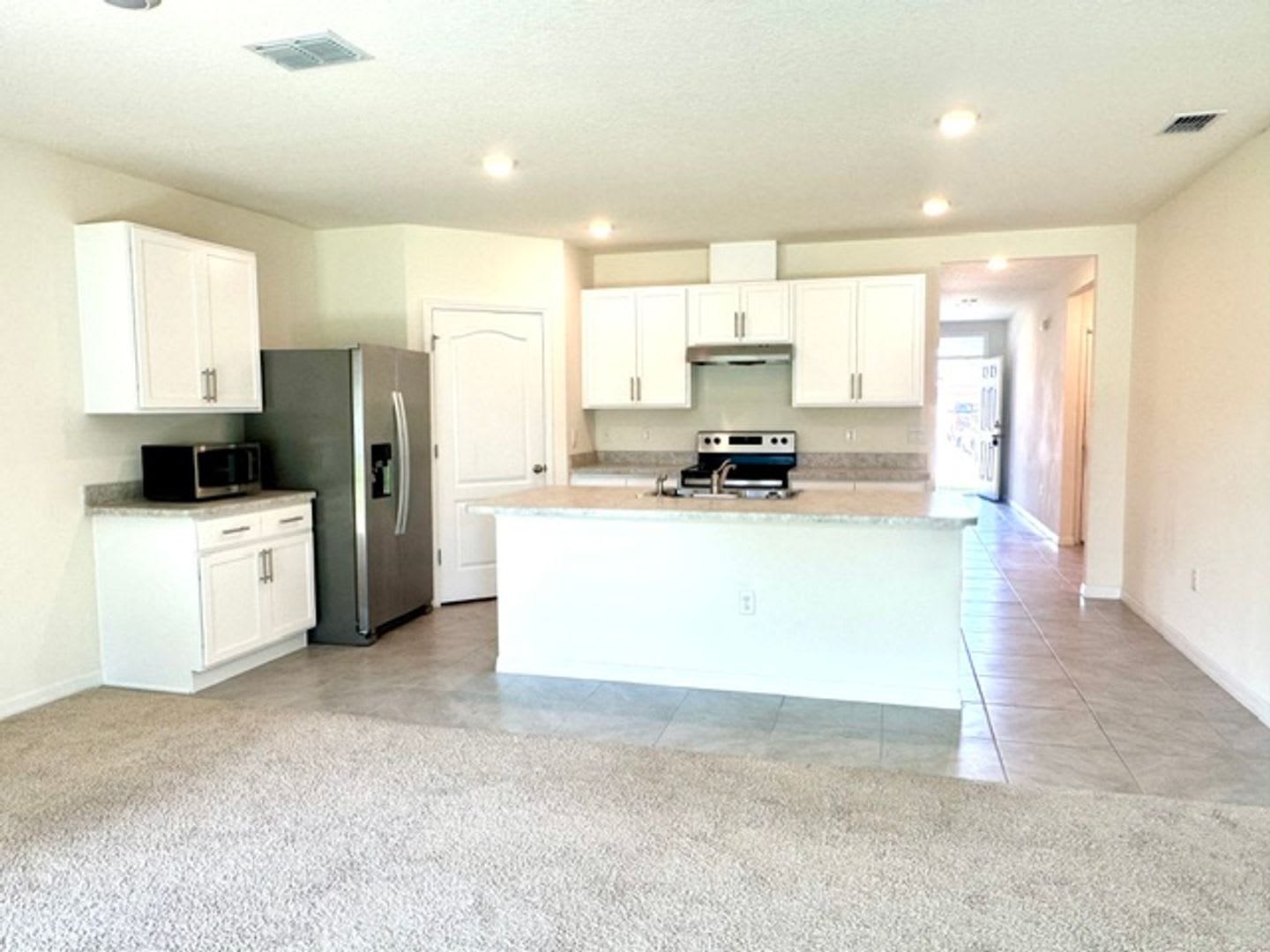 4 Bedroom 2 Bathroom House For Rent In Kissimmee – photo 2