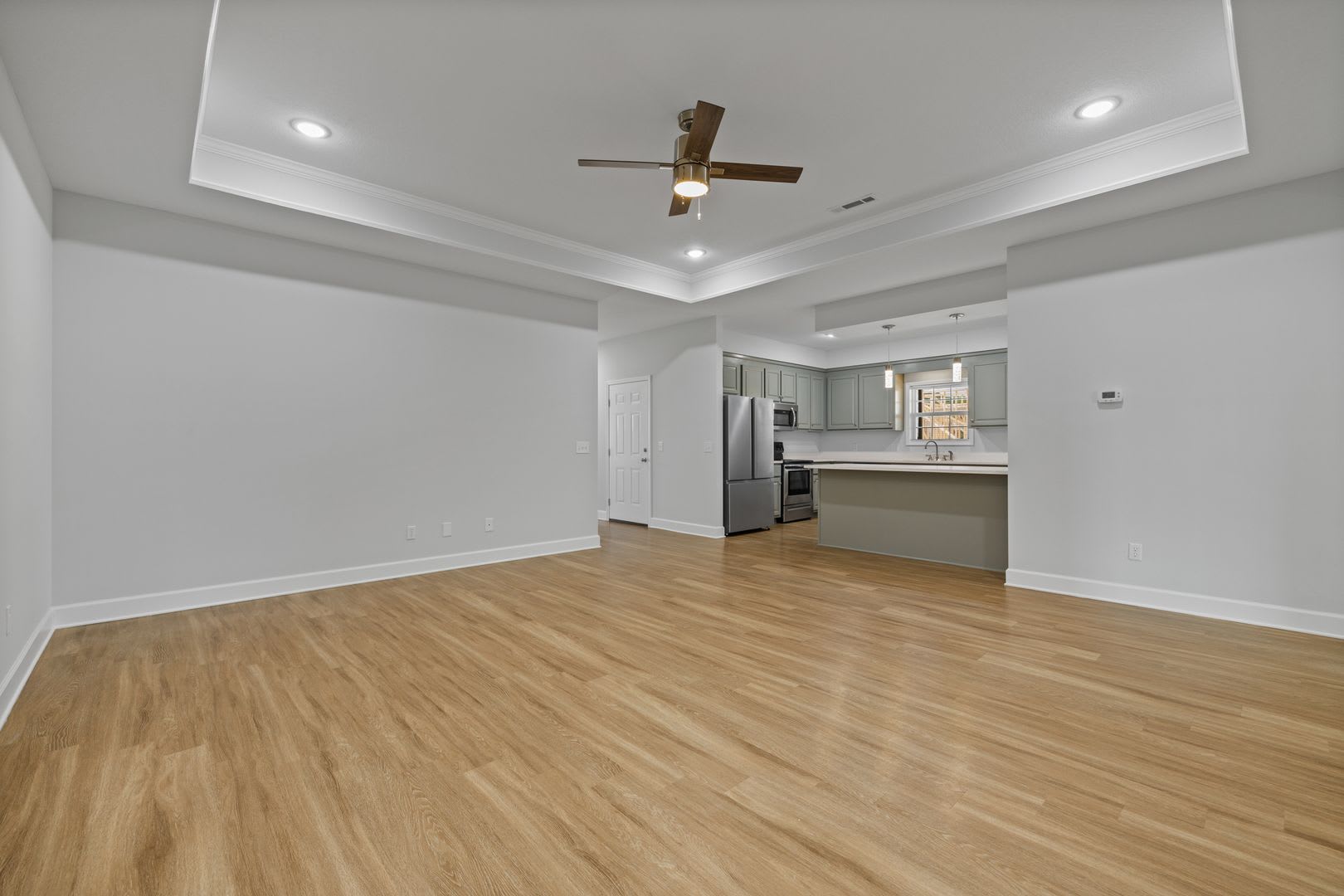 Newer Luxury Townhouse – photo 4