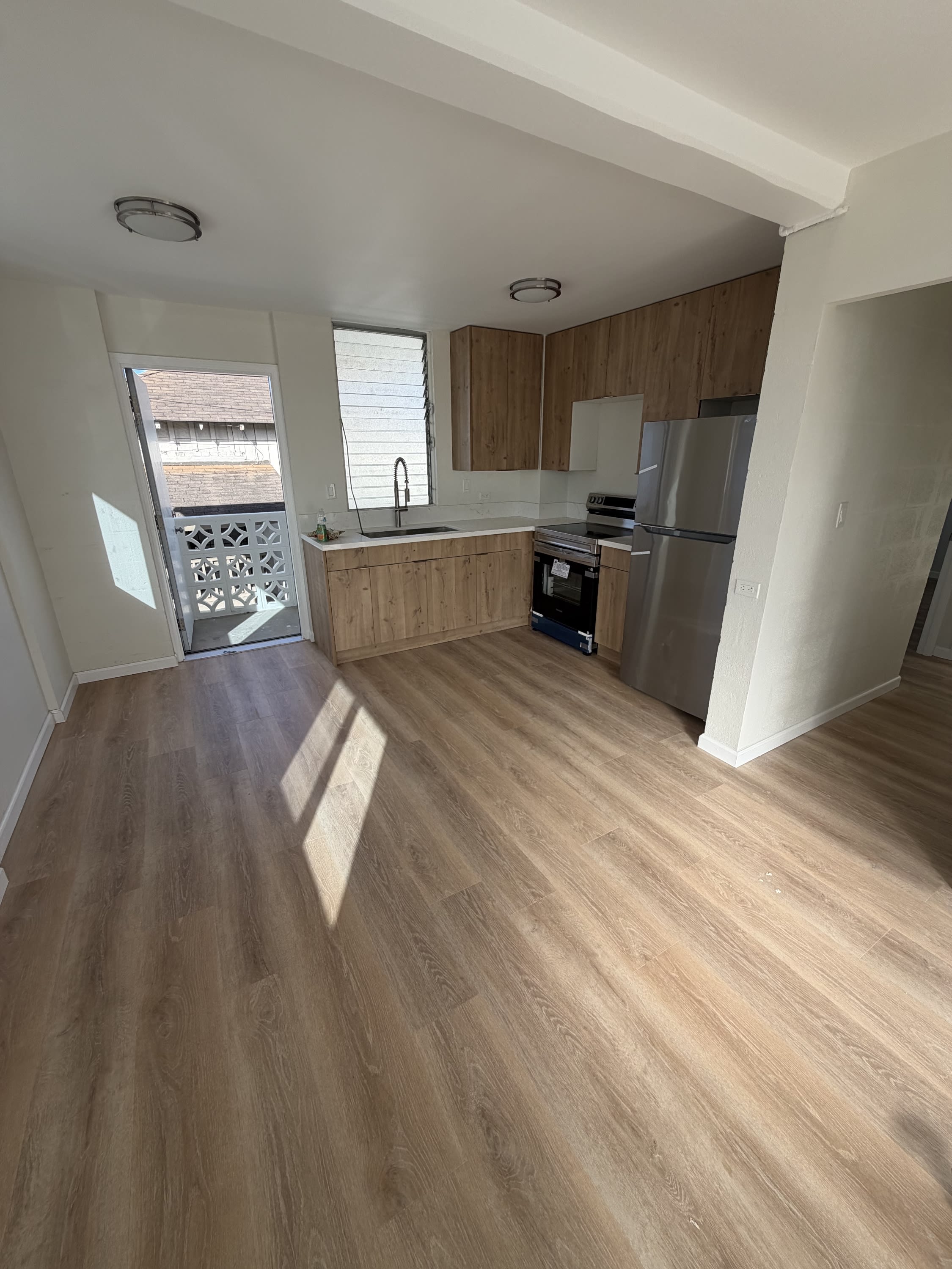 910 Factory Street – photo 3