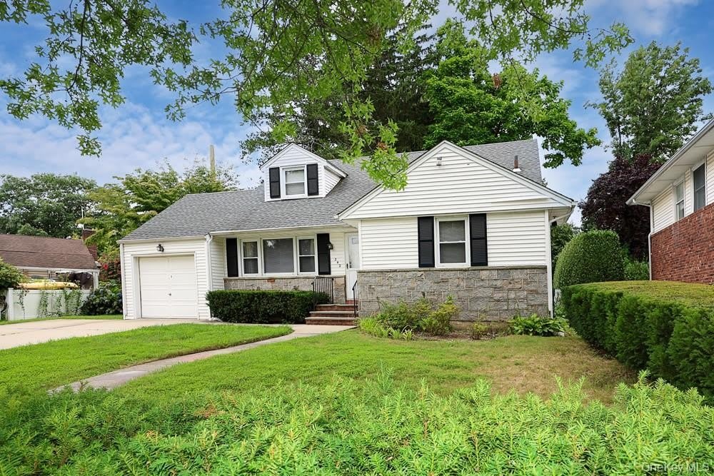 242 Clinton Road – photo 3