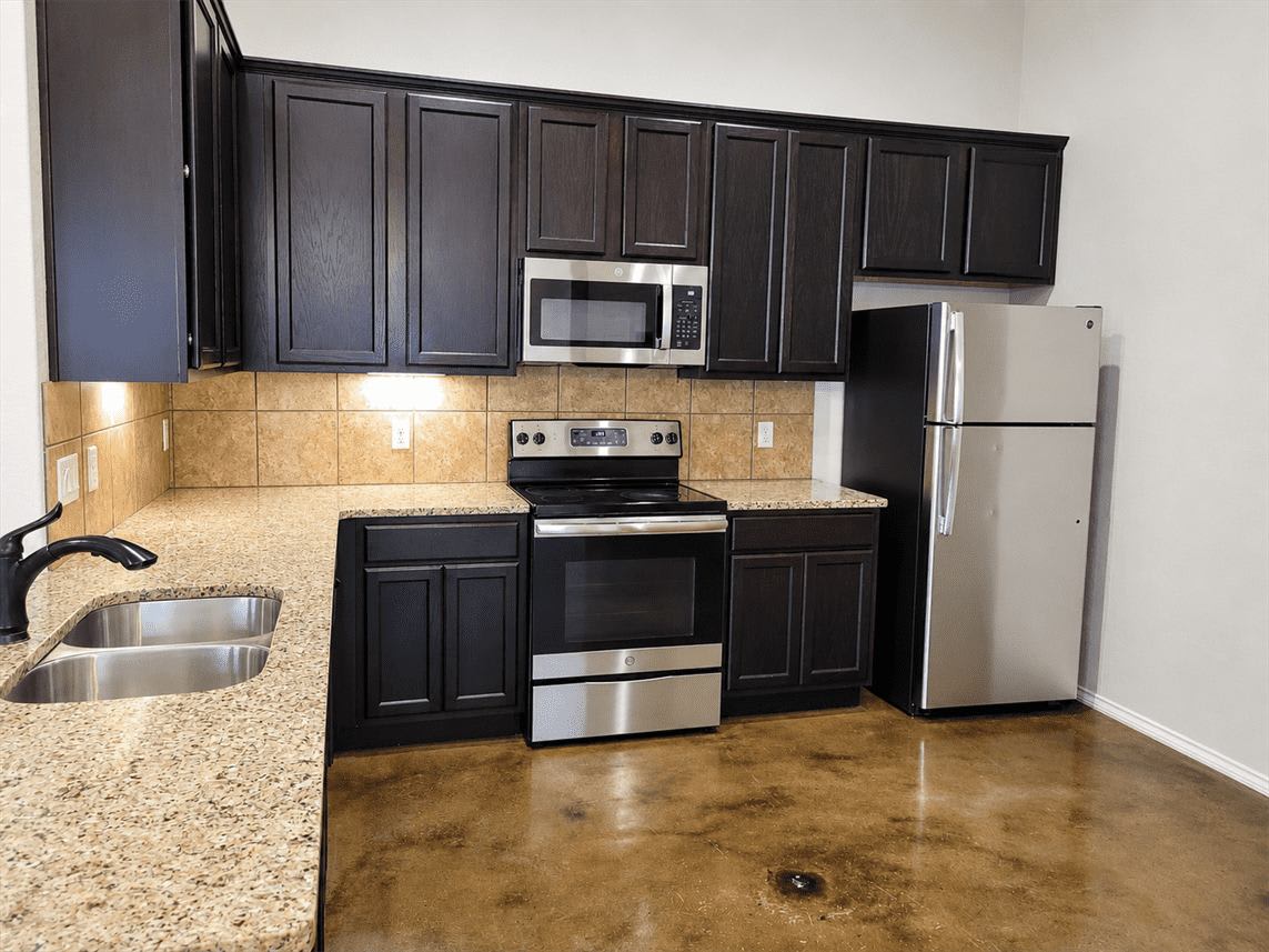 345 Emma Dr – photo 2