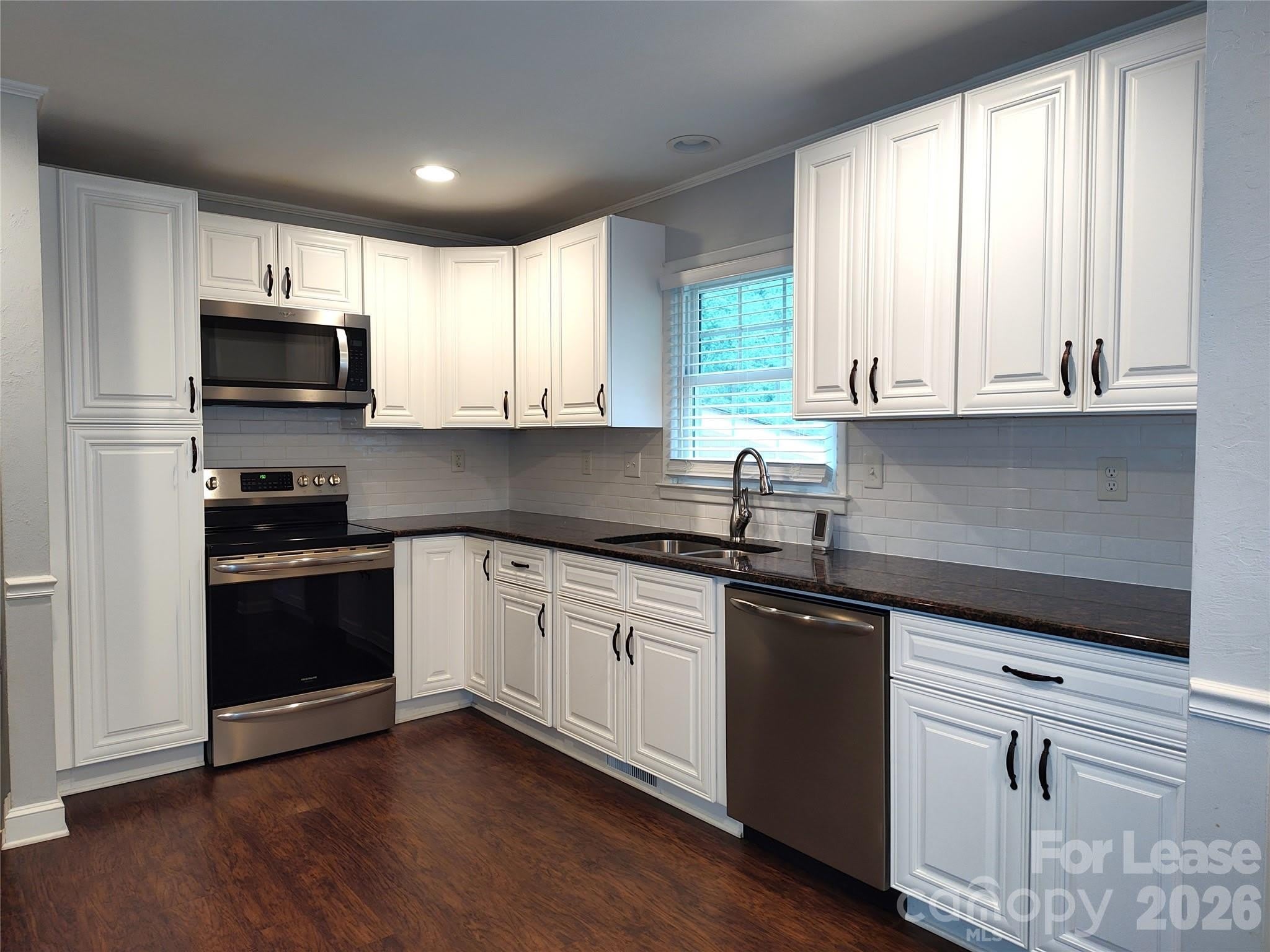 5812 Donegal Drive – photo 3