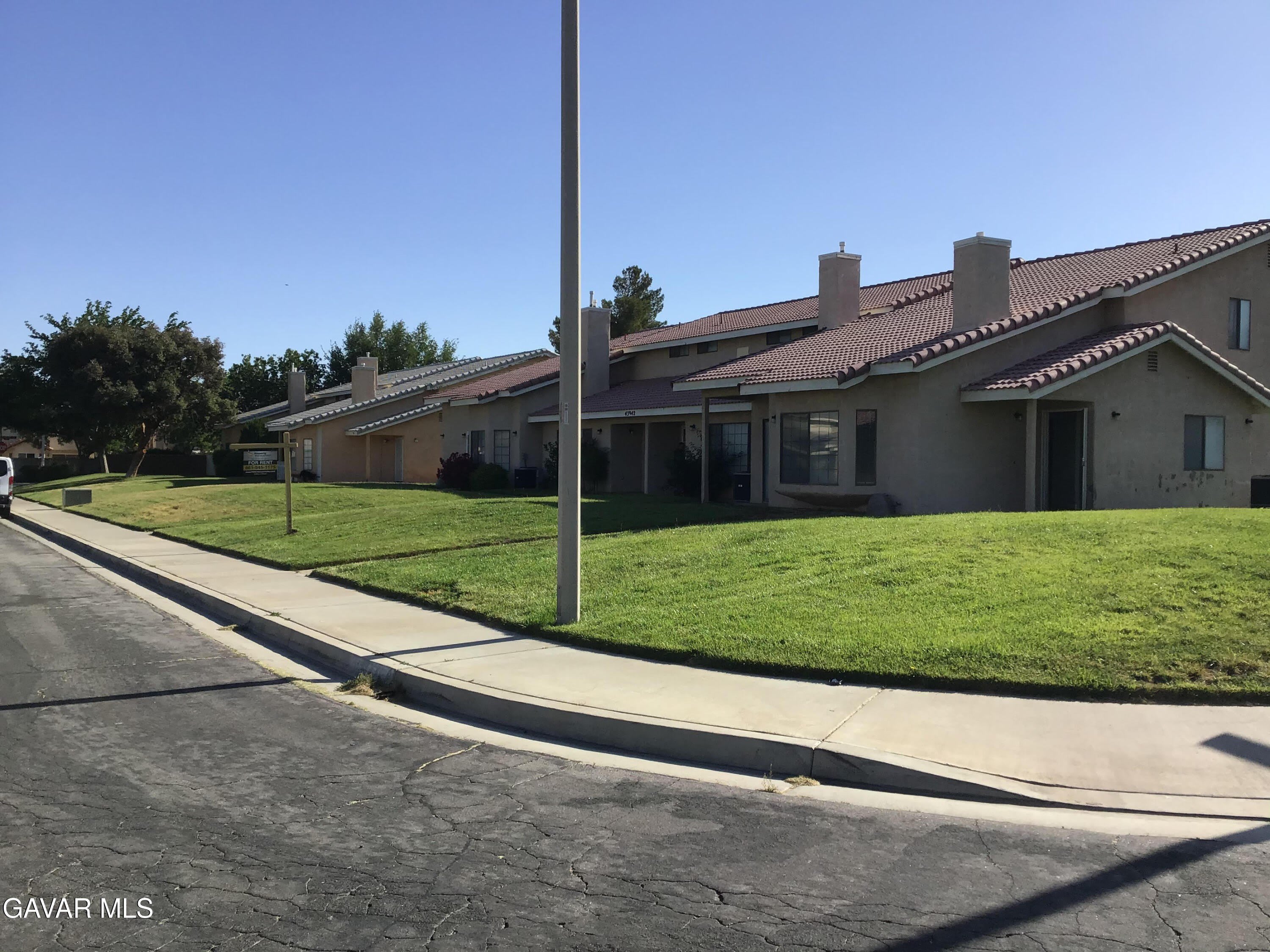 43942 E 18th Street – photo 1