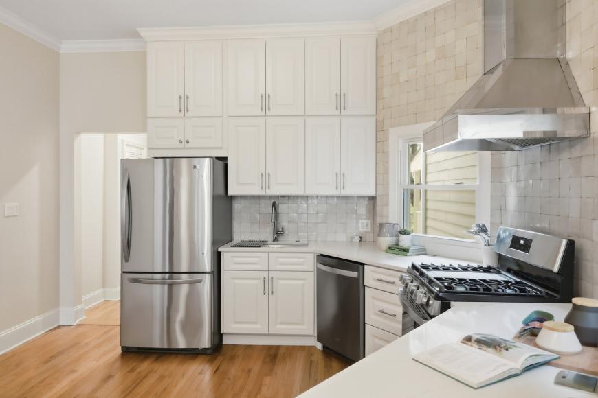 3053 North Seminary Ave. – photo 5