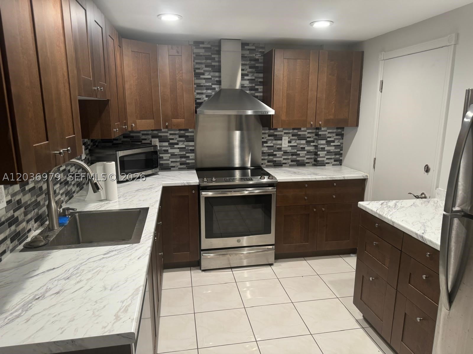 9500 W Bay Harbor Dr – photo 5
