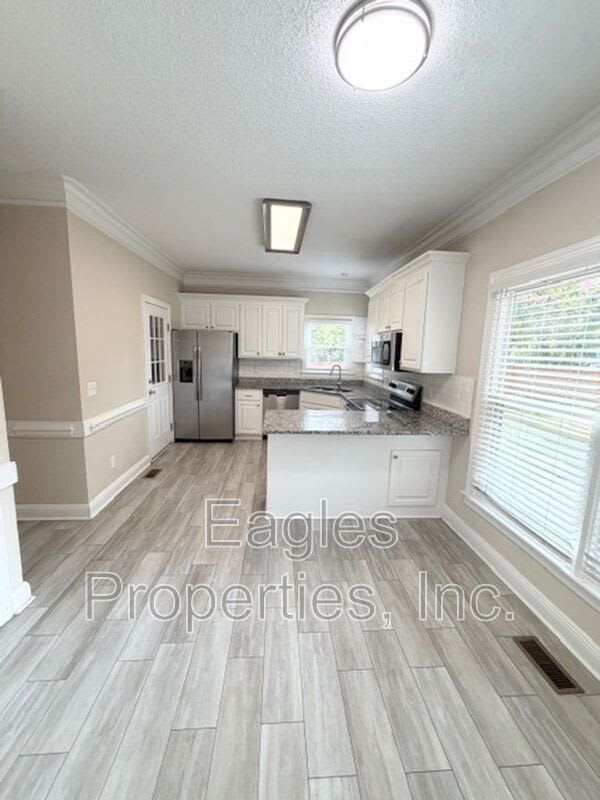 242 N. Marion Drive – photo 4