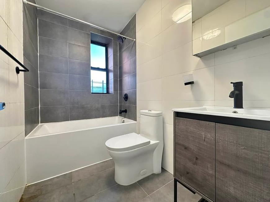 1547 Commonwealth Avenue – photo 3