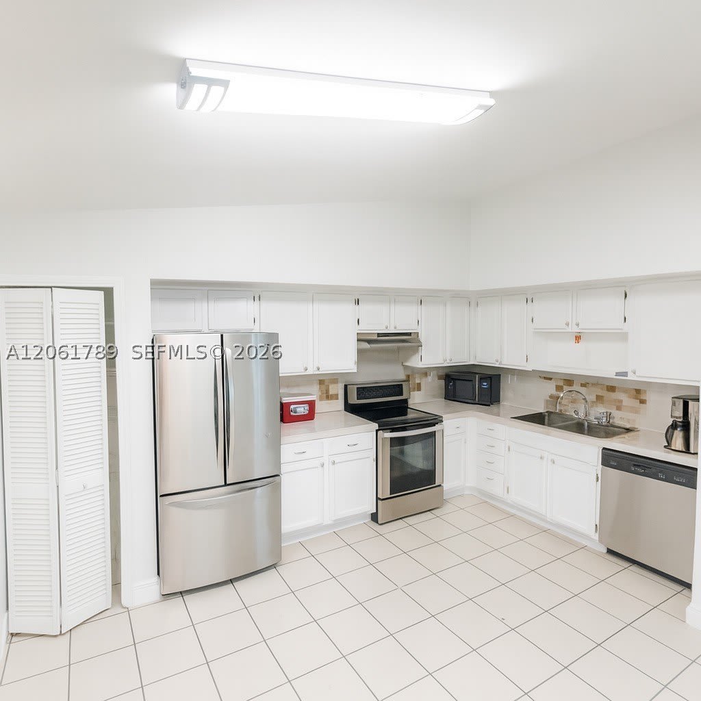 10385 SW 209th Ln – photo 4