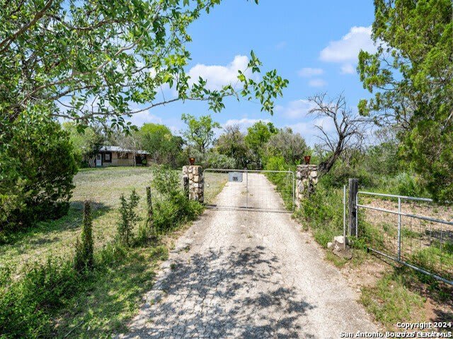 932 Toepperwein Rd – photo 3