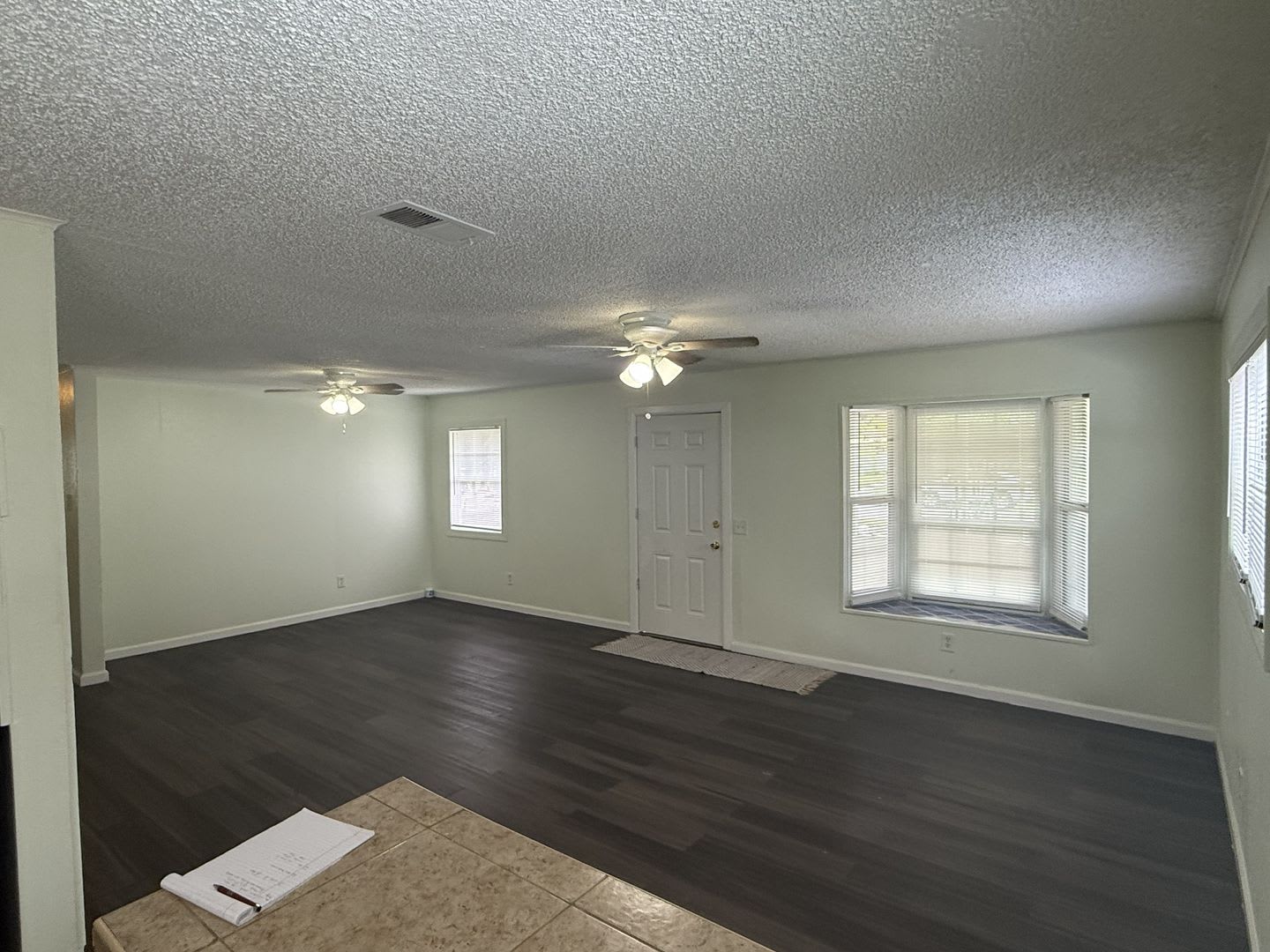 Spacious 4 Bedroom 2 Bathroom Home – photo 3