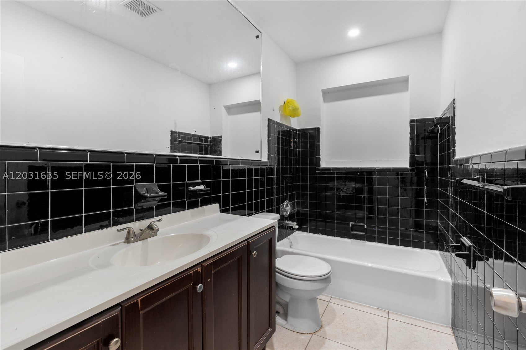 3061 Ne 4Th Ave – photo 2