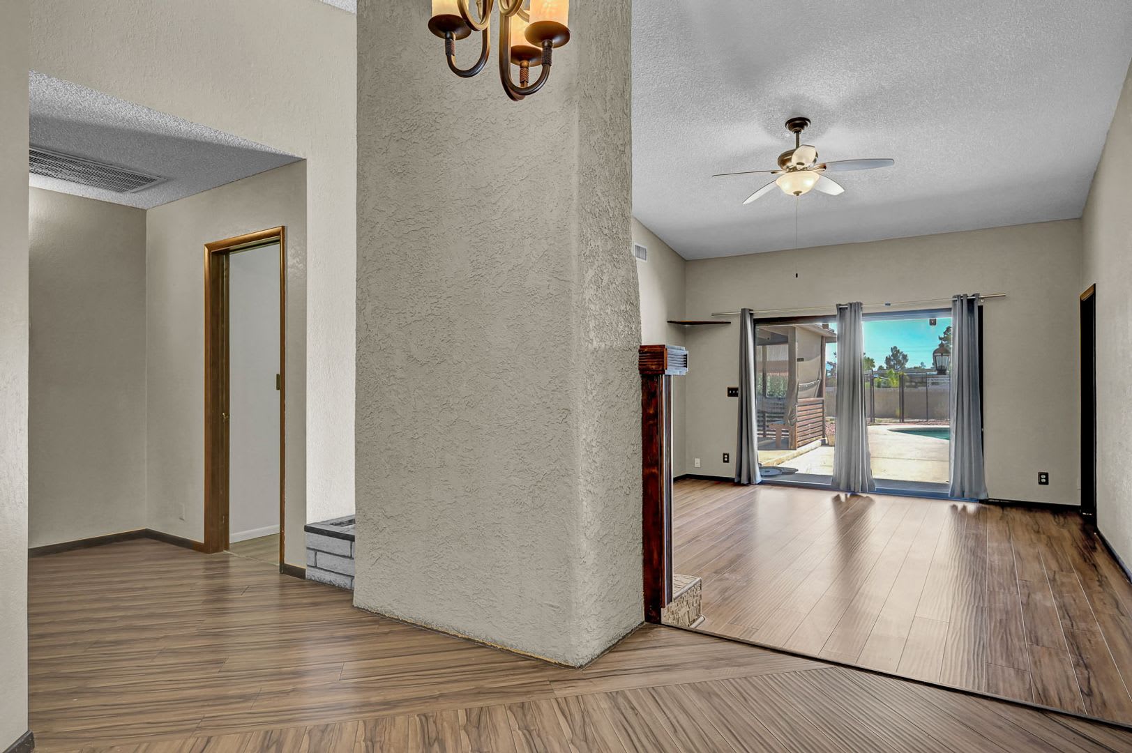 5-bedroom, 4-bathroom single-story home – photo 2