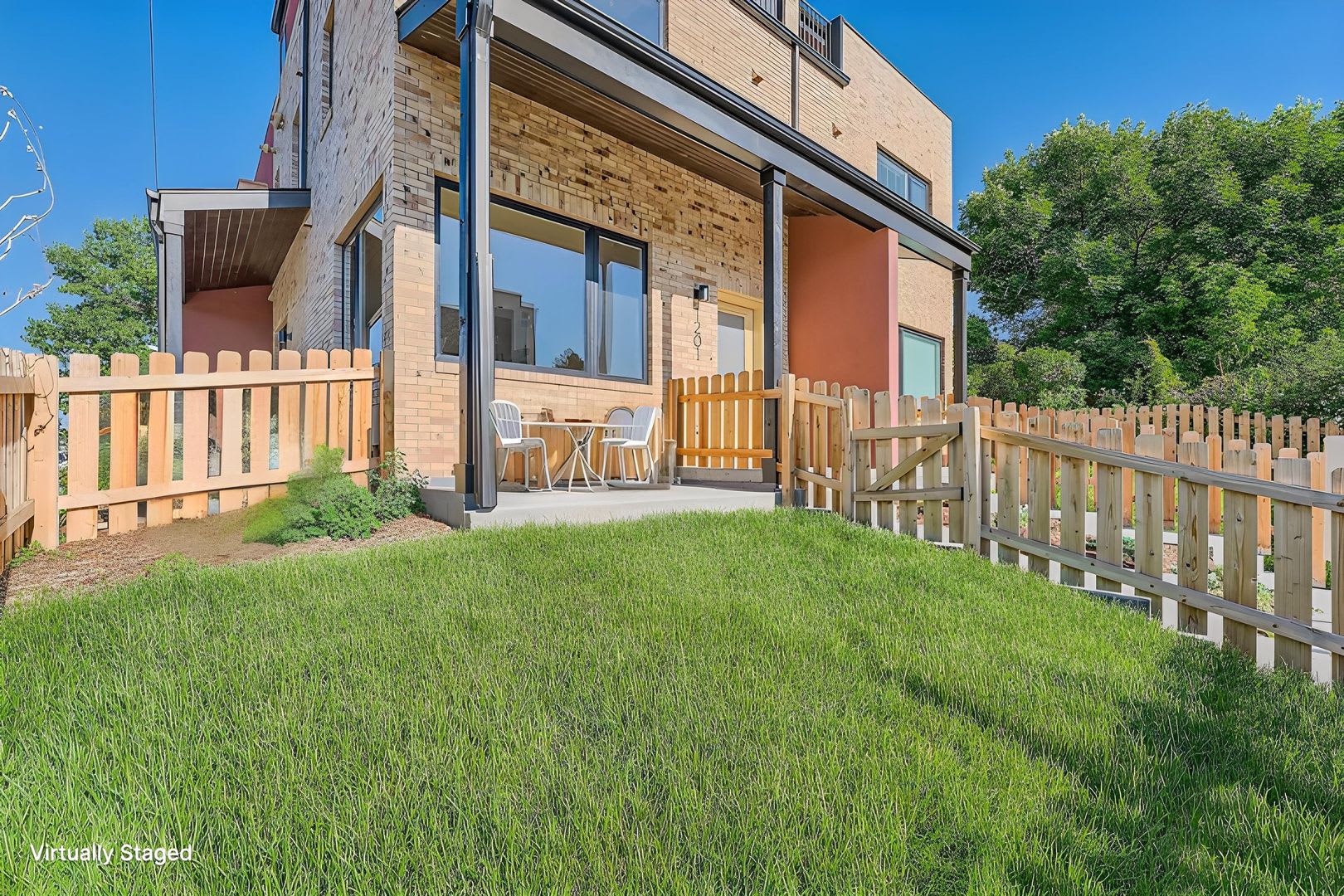 Modern 4BR Townhome Near Sloan’s Lake – photo 2