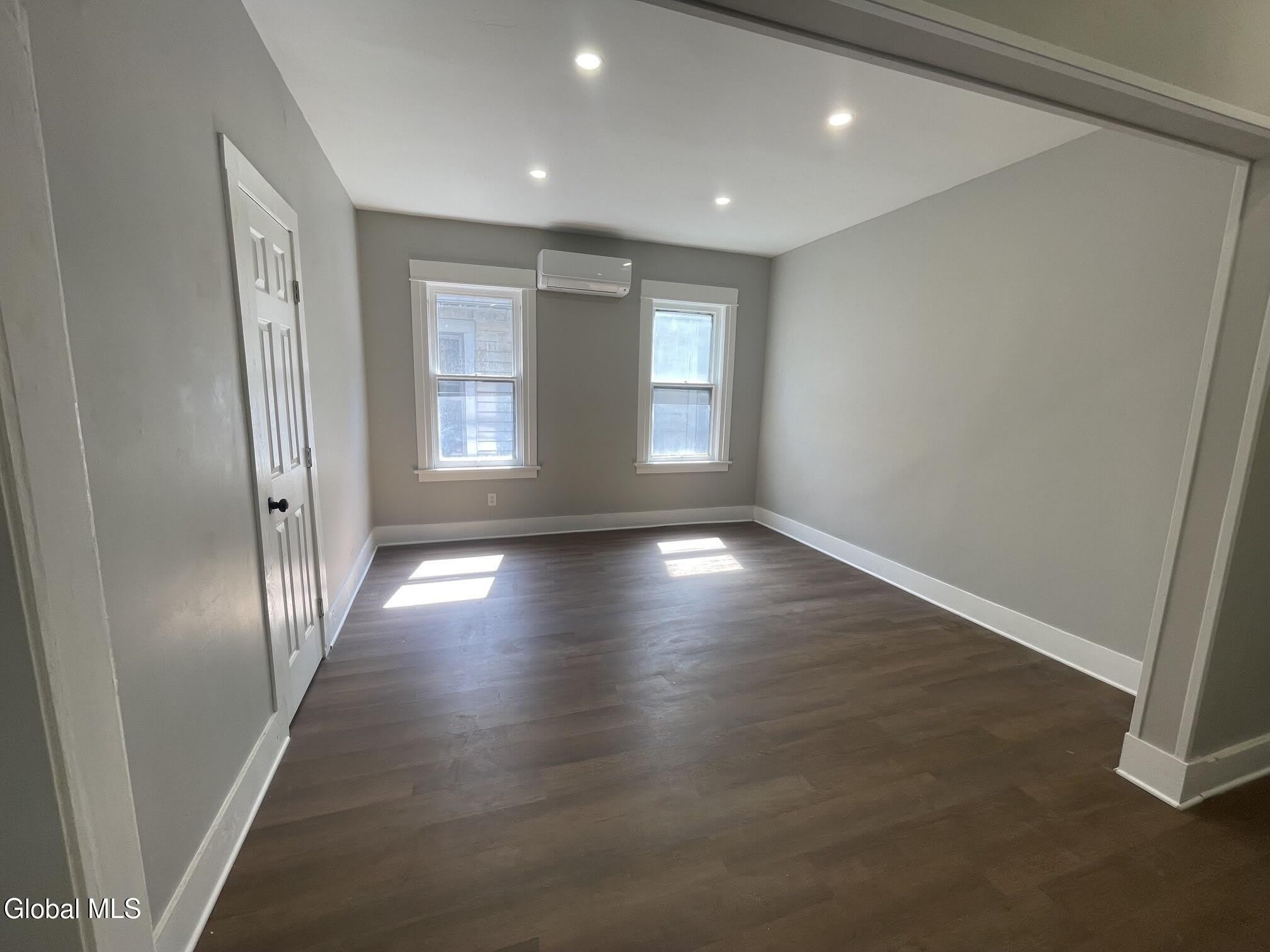 442 Hudson Avenue – photo 3