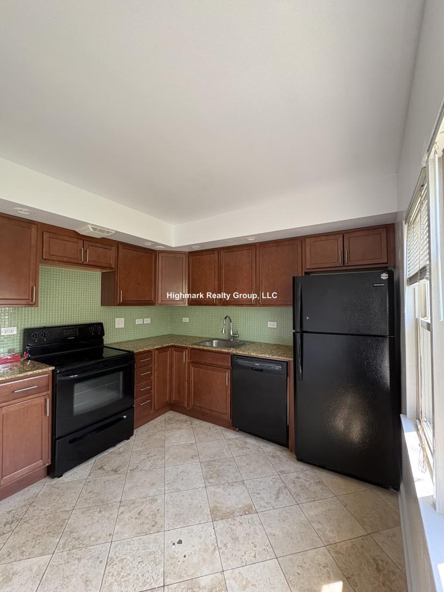 7632 North Milwaukee Ave. – photo 3