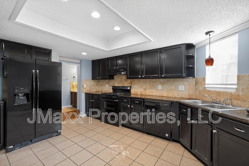 1024 Wiltshire Way Northwest – photo 5