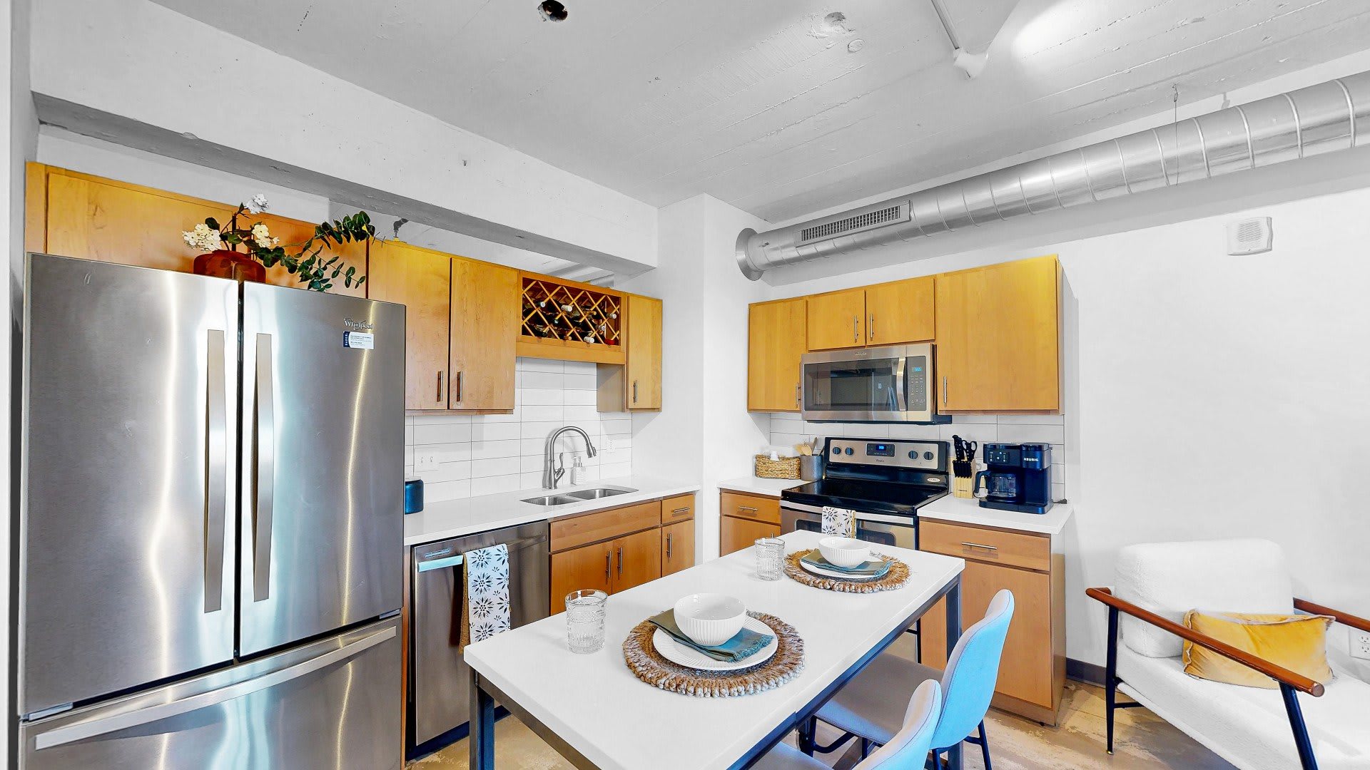 700 Central – photo 1