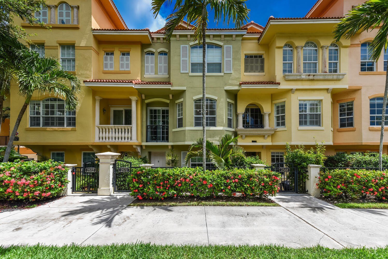 2570 Gardens Parkway – photo 1