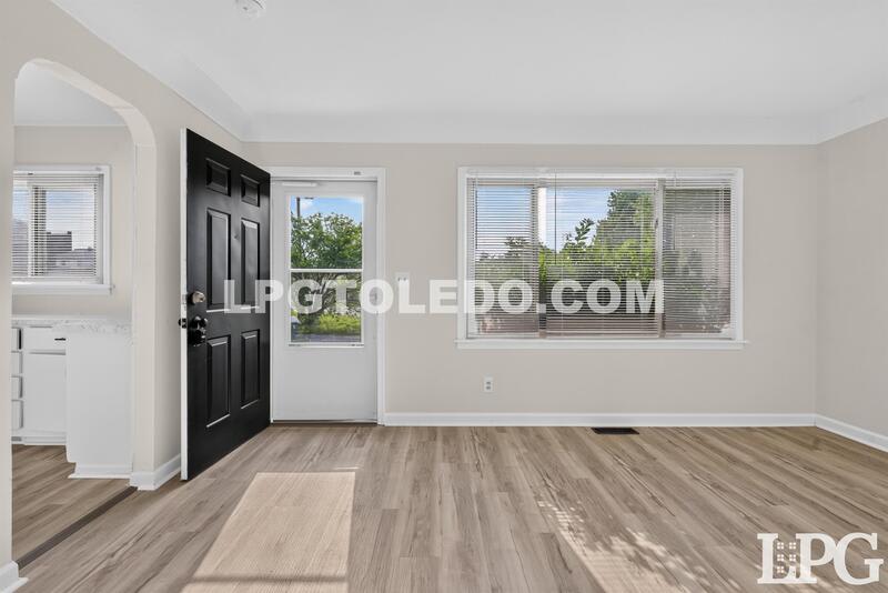 1525 Akron St. – photo 2