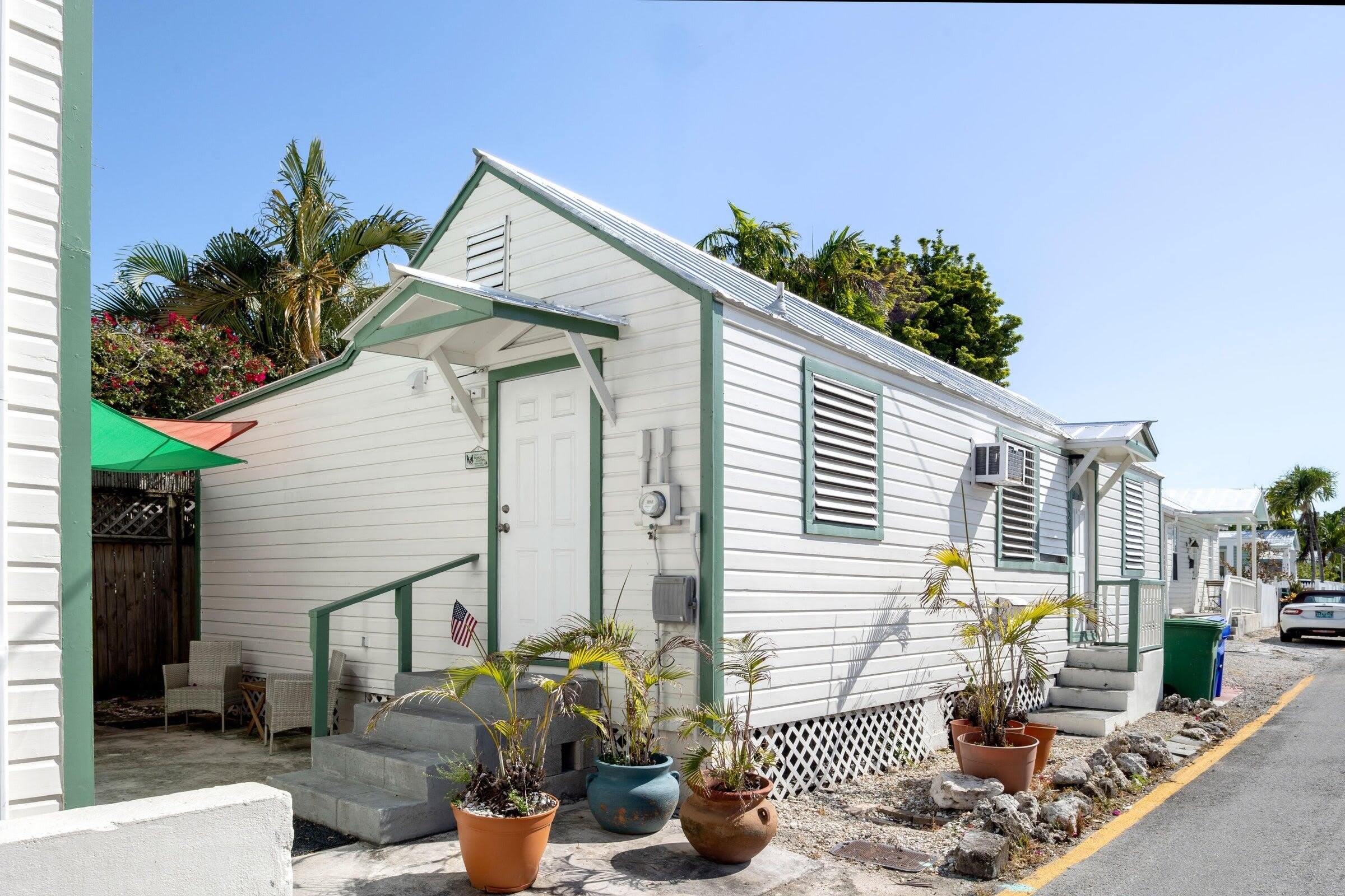 800 Elizabeth Street – photo 2