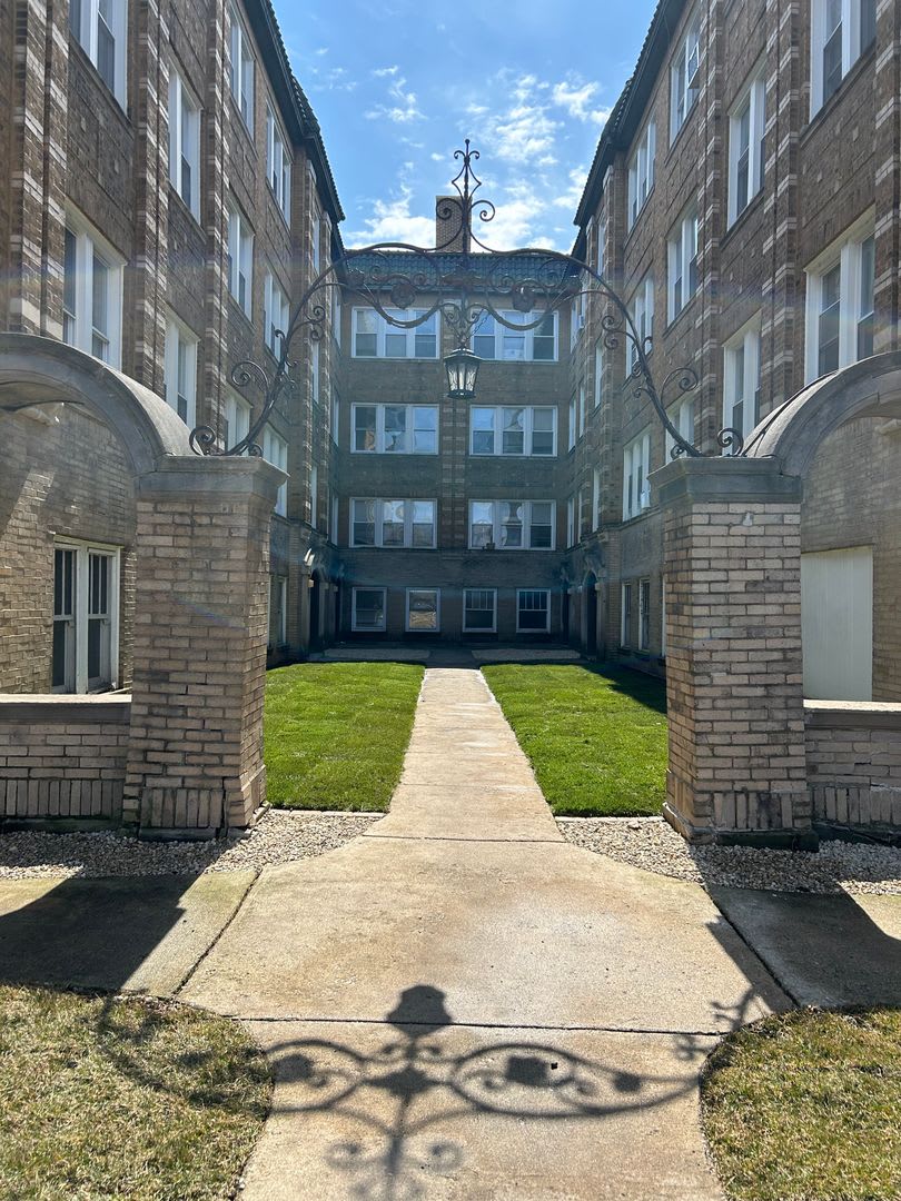 4055 West School St. – photo 2