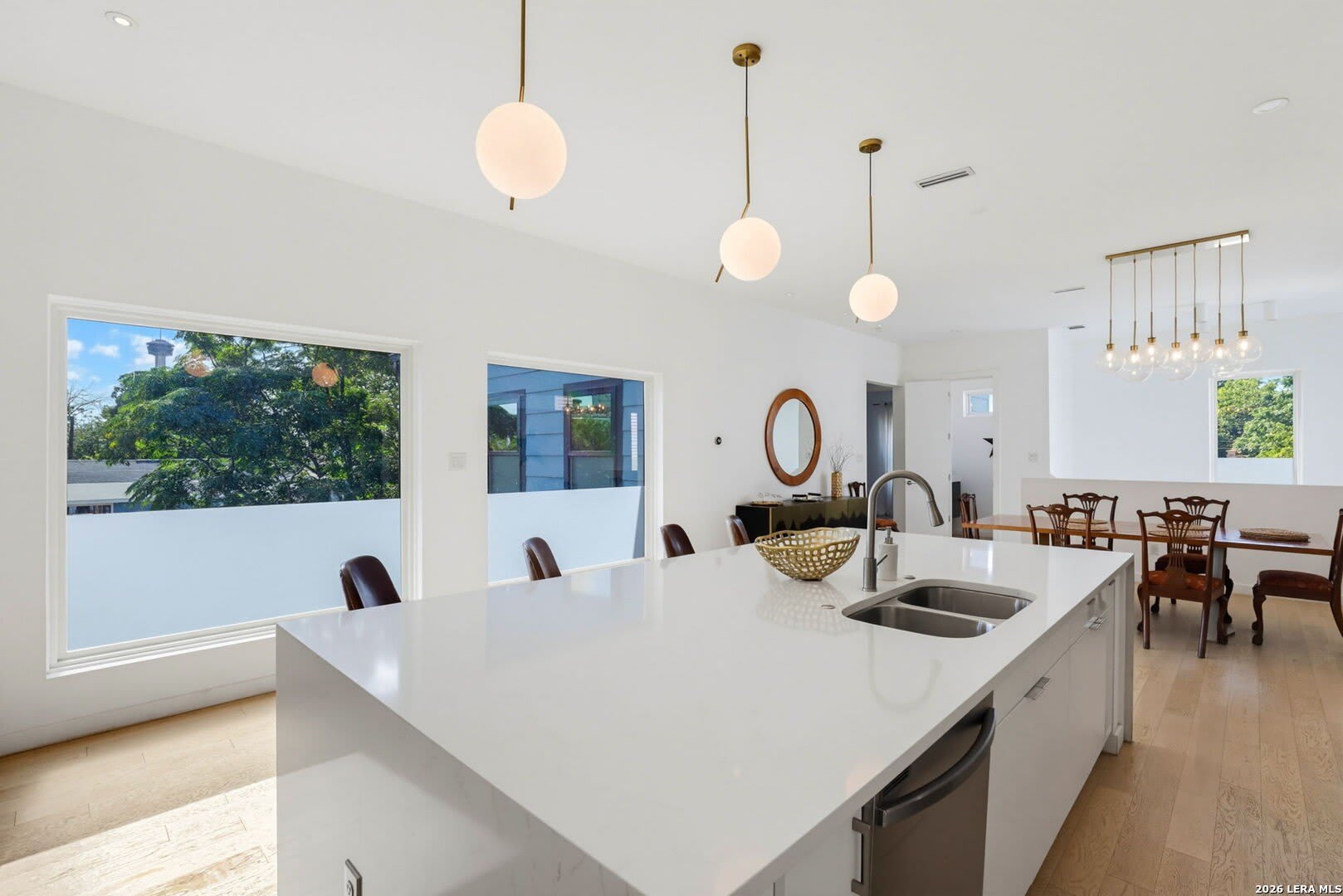 626 Montana St – photo 4