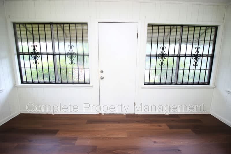 126 Front Street – photo 2