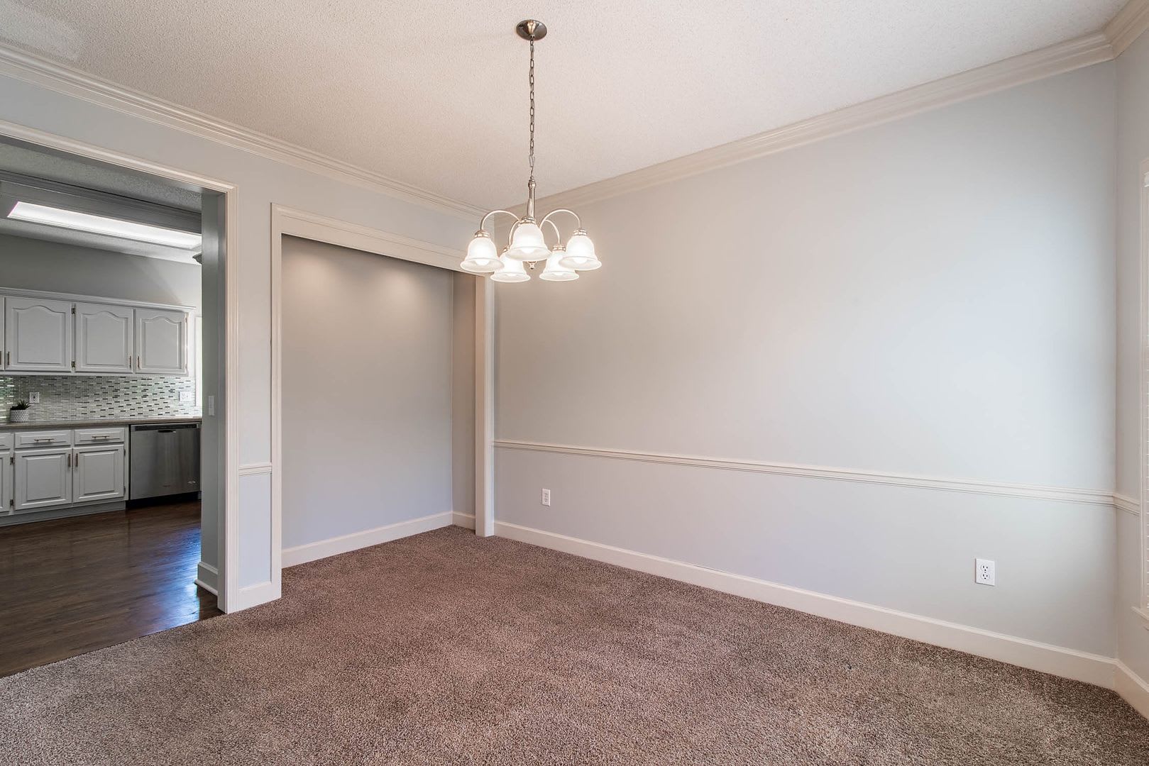 4 Bed Home in Blue Valley Schools – photo 3