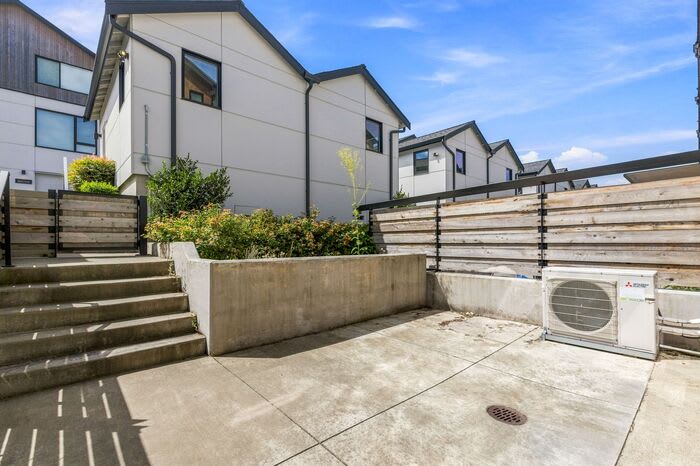 3819 South Cloverdale Street – photo 2