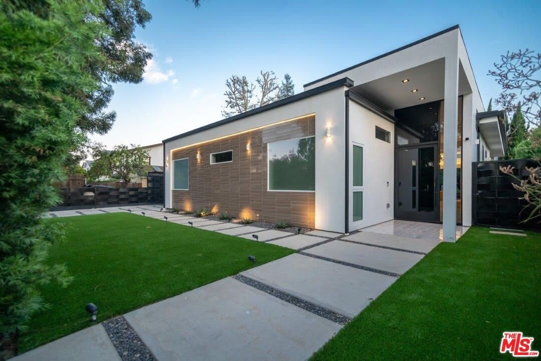 11658 Morrison St – photo 2