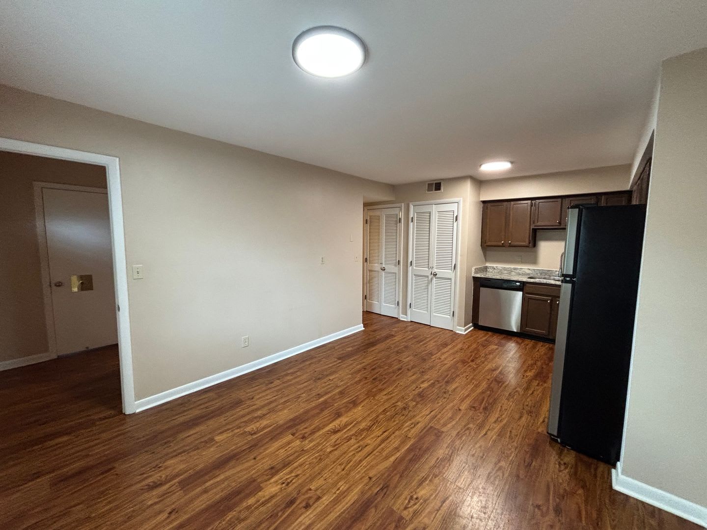 3 Bedroom, 2 Bath Townhouse – photo 4