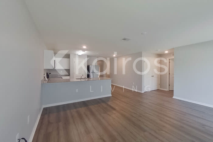 2140 Northwest 22nd Avenue – photo 4