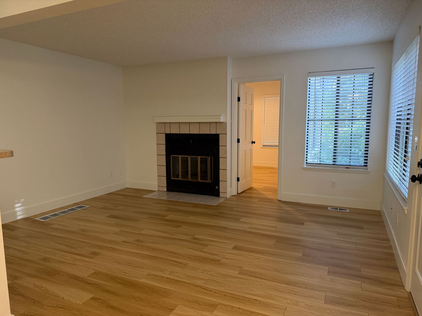 Beautiful Newly Remodeled 2Bd 1Ba Condo In North Boulder – photo 2