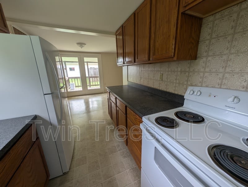 18607 NW Turnpike – photo 4